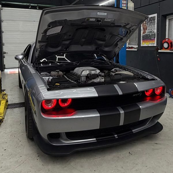 Dodge Challenger SRT na kontrole v servise